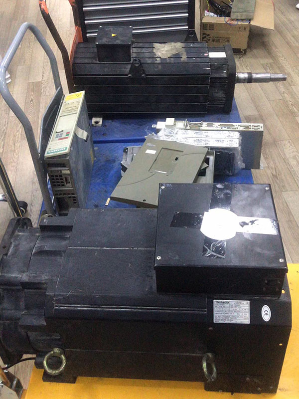 伺服電機